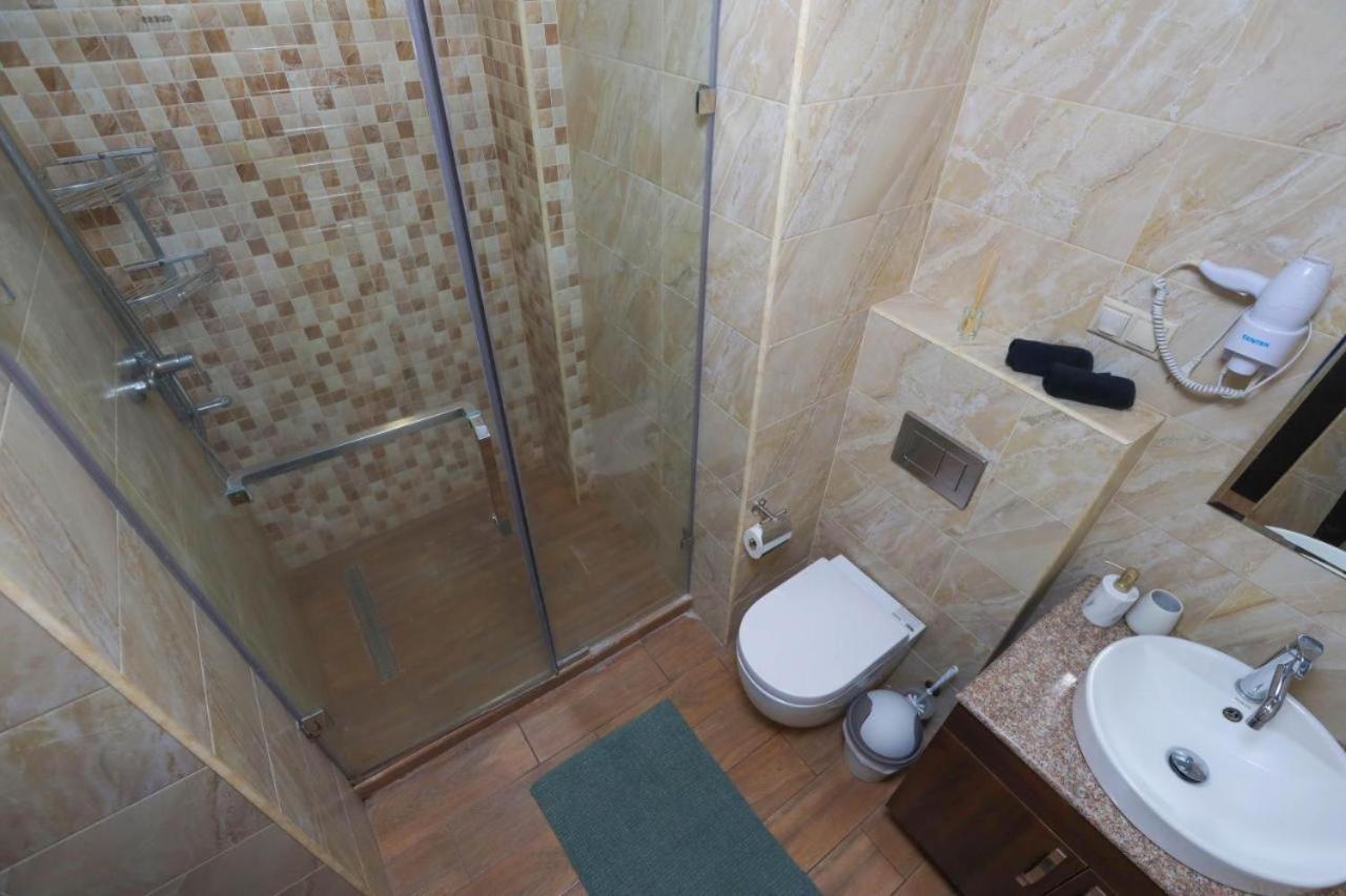 Apartment Near Republic Square Єреван Екстер'єр фото